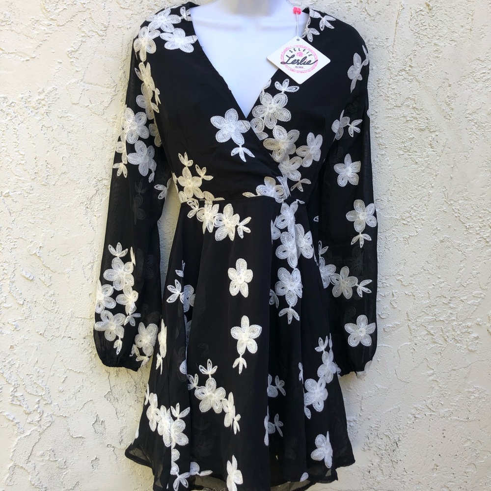 NWT Floral Print Lace Up Dress